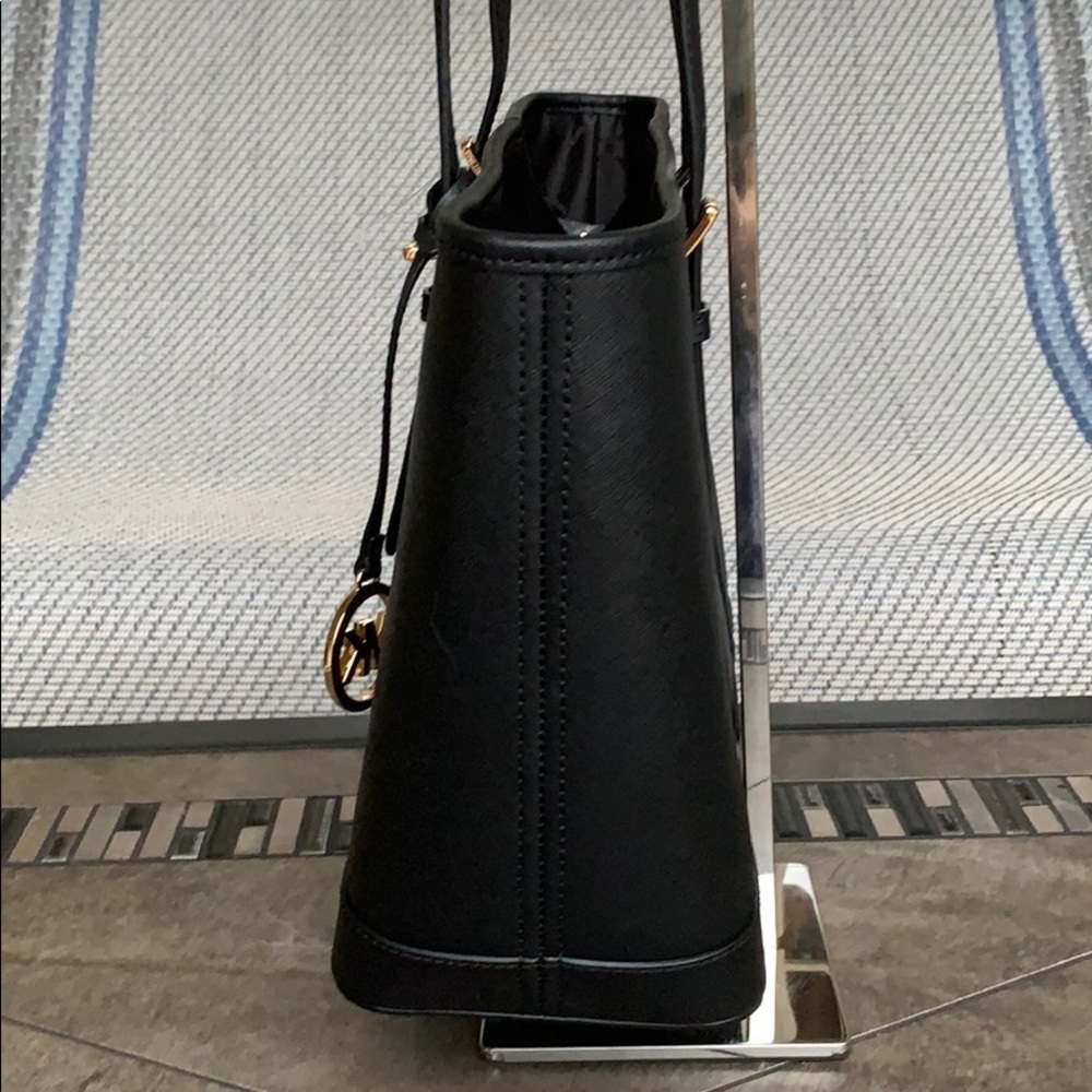 Michael Kors Bags Michael Kors Jet Set Should Tote - Picture 8 of 16